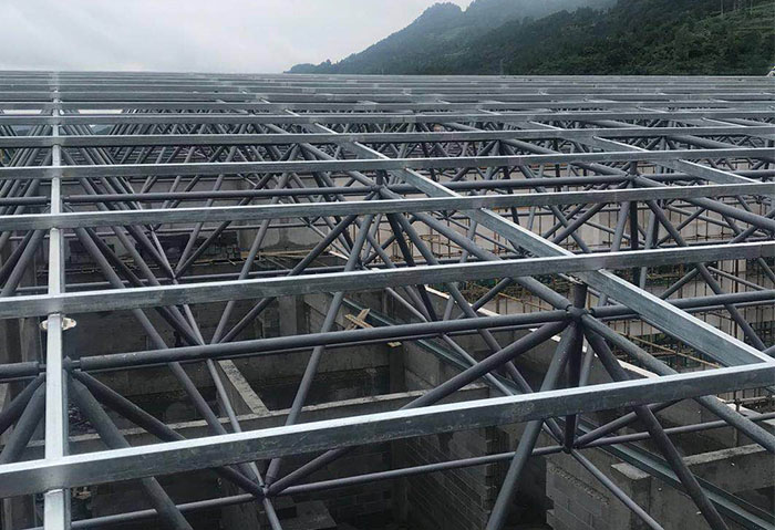 胶南仁怀冠英学校艺体楼网架